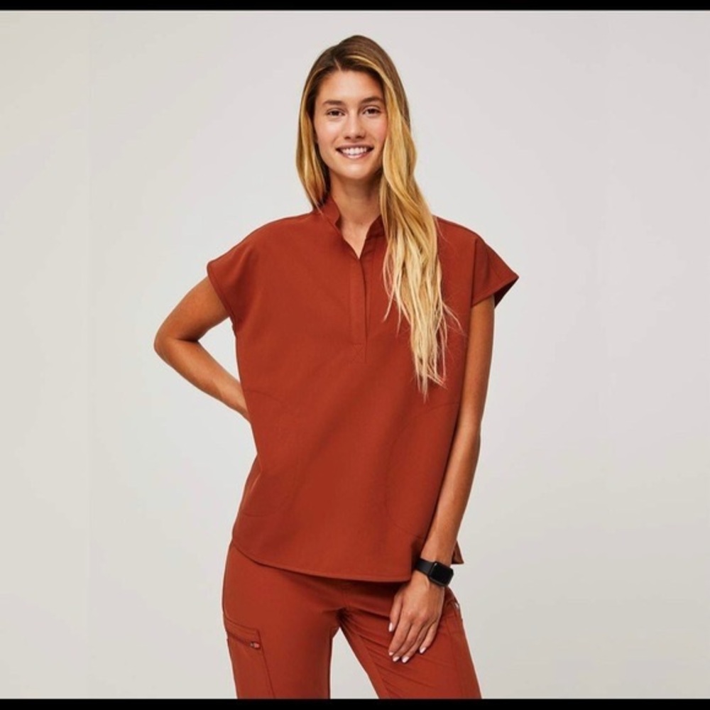 Figs Rafaela Oversized Scrub Top in Auburn Orange size XL